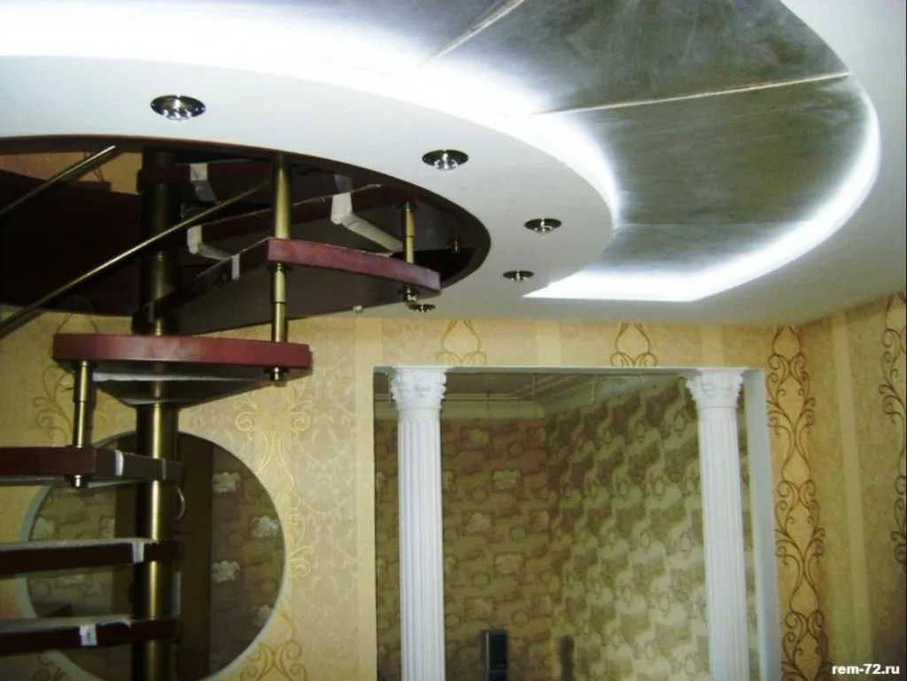 Монтаж полов и лестниц в коттедже