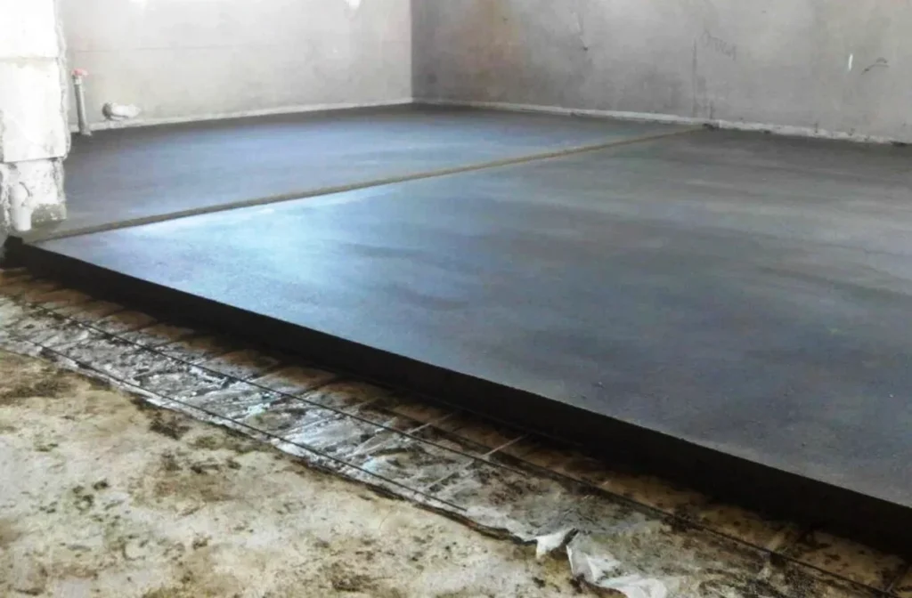 Монтаж стяжки пола в новостройке